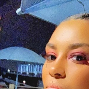 Meet your Posher, Whitney